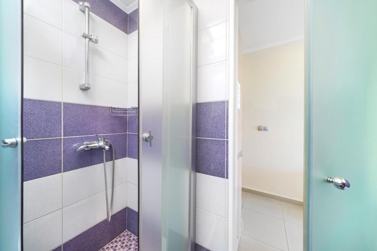 Versa Studios Limenas  Luaran gambar
